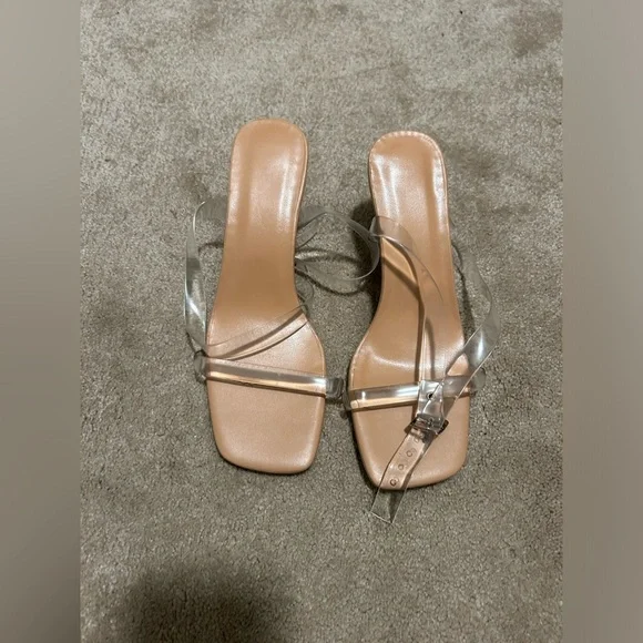 size 7 fashion nova heels! - Picture 1 of 2